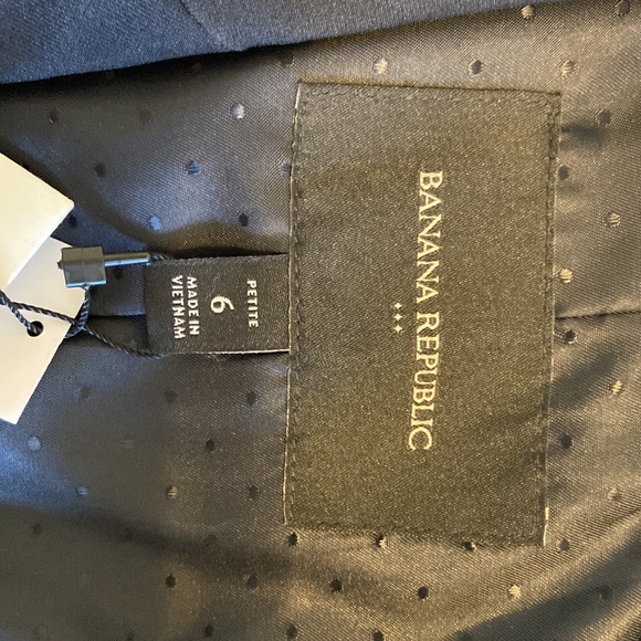 NEW with tags - Banana Republic women’s black blazer size 6 petite - Picture 9 of 10